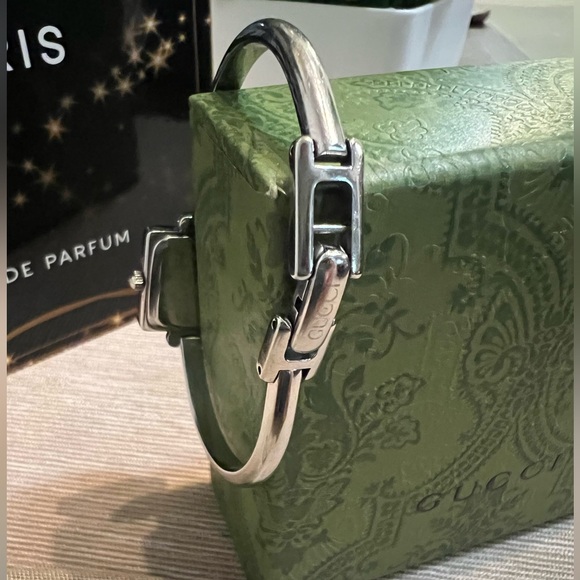 Gucci Watch Full Inclusion - Picture 5 of 9